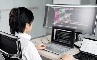 石河子 api php源码,下载的php源码怎么运行呢？